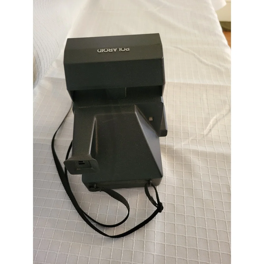 Polaroid 600 Land Camera 640 Vintage Instant Film Camera Black with Flash Strap